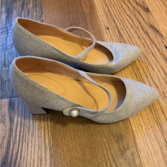 Bandolino Shoes - Bandolino Light Grey Suede Mary Jane Heel with Pearl Button